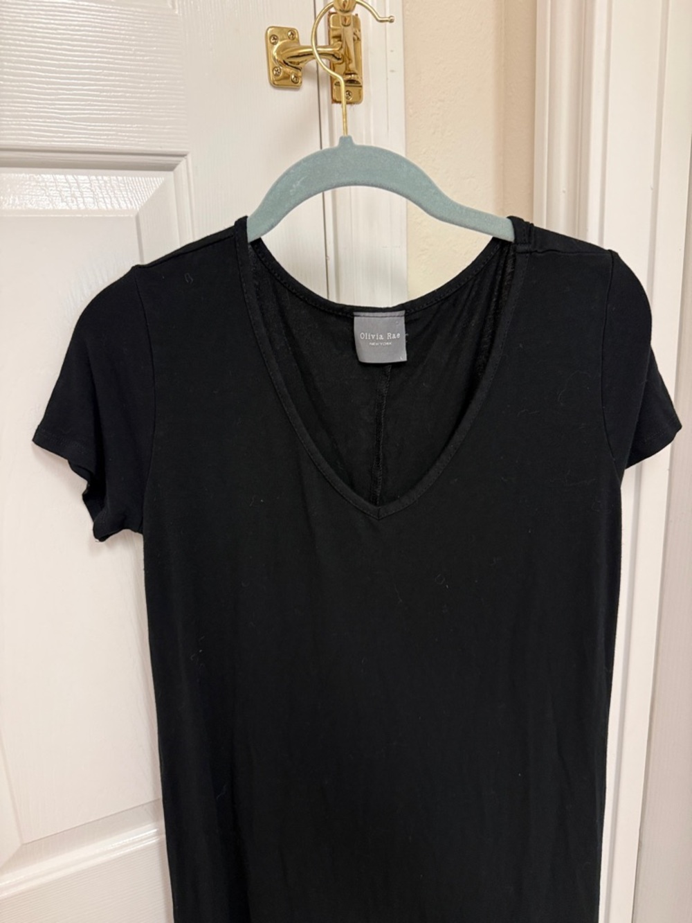 Olivia Rae New York Black V-Neck Midi Tee Dress - Picture 2 of 5